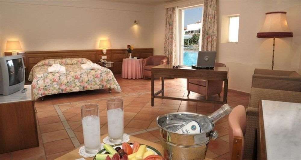 Eretria Village Resort Room photo