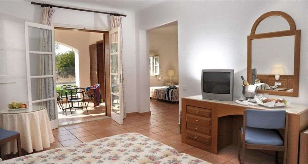 Eretria Village Resort Room photo