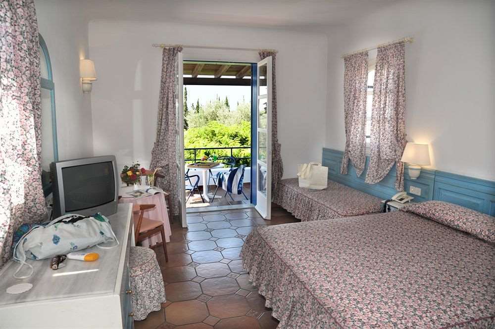 Eretria Village Resort Room photo